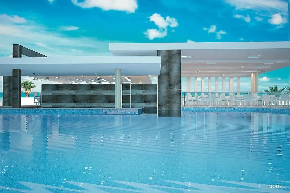 ***** Resort Hotel Riu Republica (Adults Only) Punta Cana República Dominicana