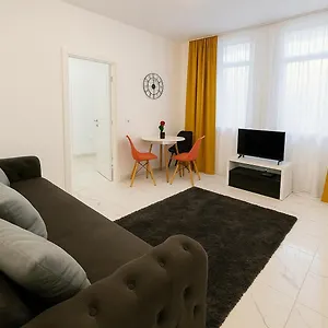 https://4-city.bucharesthotelsnow.com